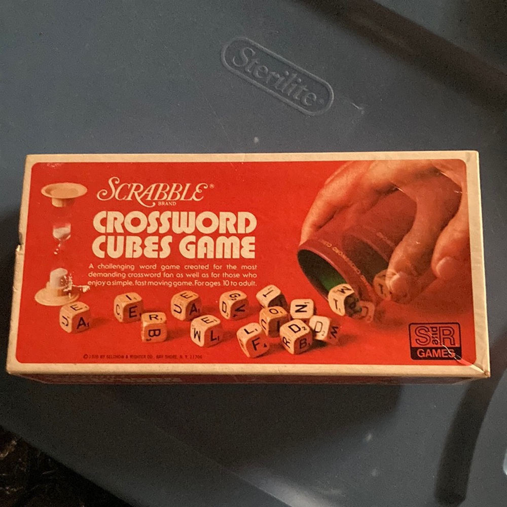 VTG 1976 Scrabble Crossword Cubes Game